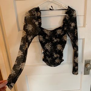 Long-Sleeved Tight Fit Shirt